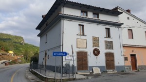 lapide caduti arquata (2)
